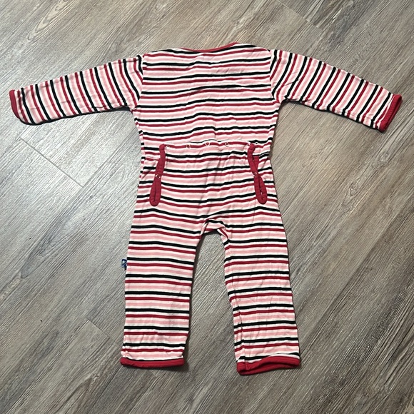 Kickee Pants PJ’s-Size 12-18m - Picture 3 of 6